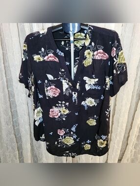 Torrid Harper Size 2 2X Black Floral Georgette Pullover V Neck Blouse Top